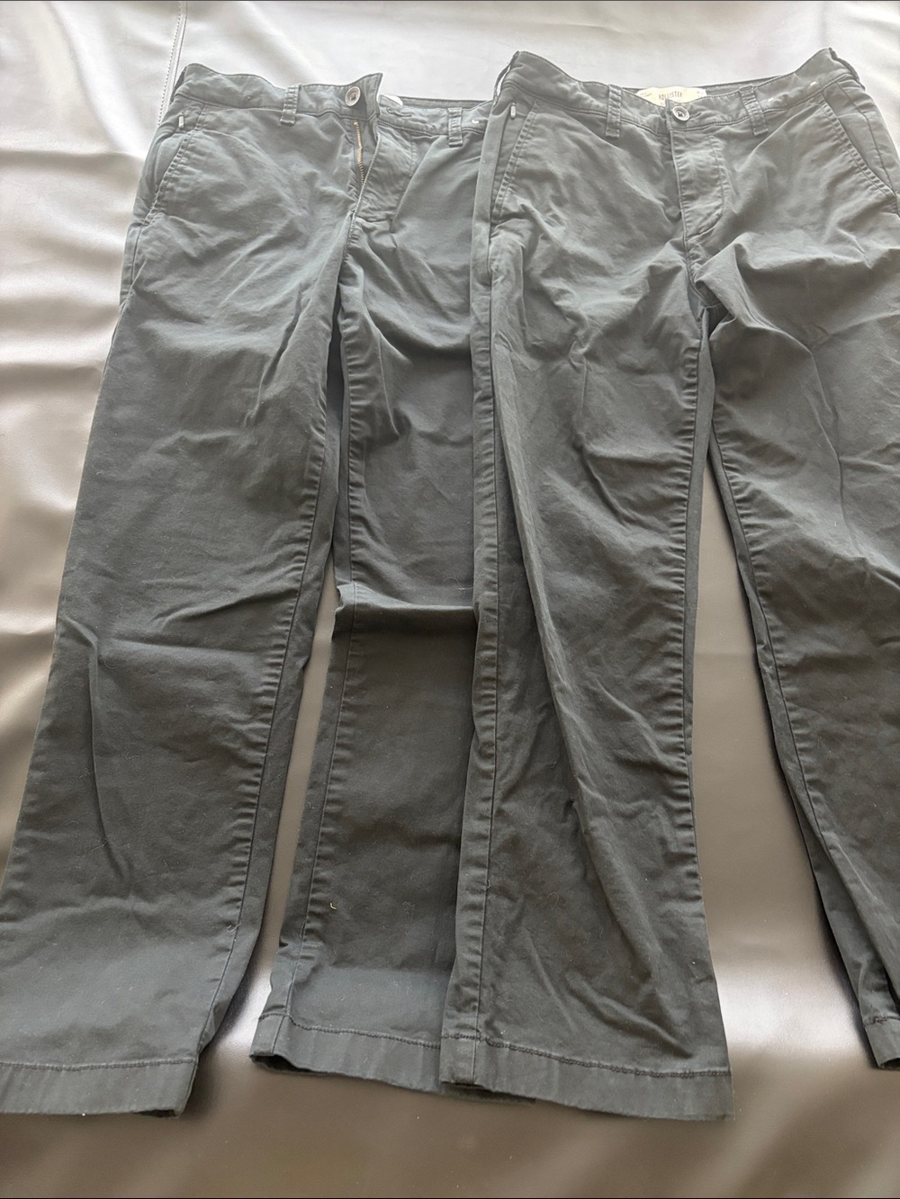 2 pairs Men's Hollister black Cotton Chinos - slim Straight Fit sz 28x30
